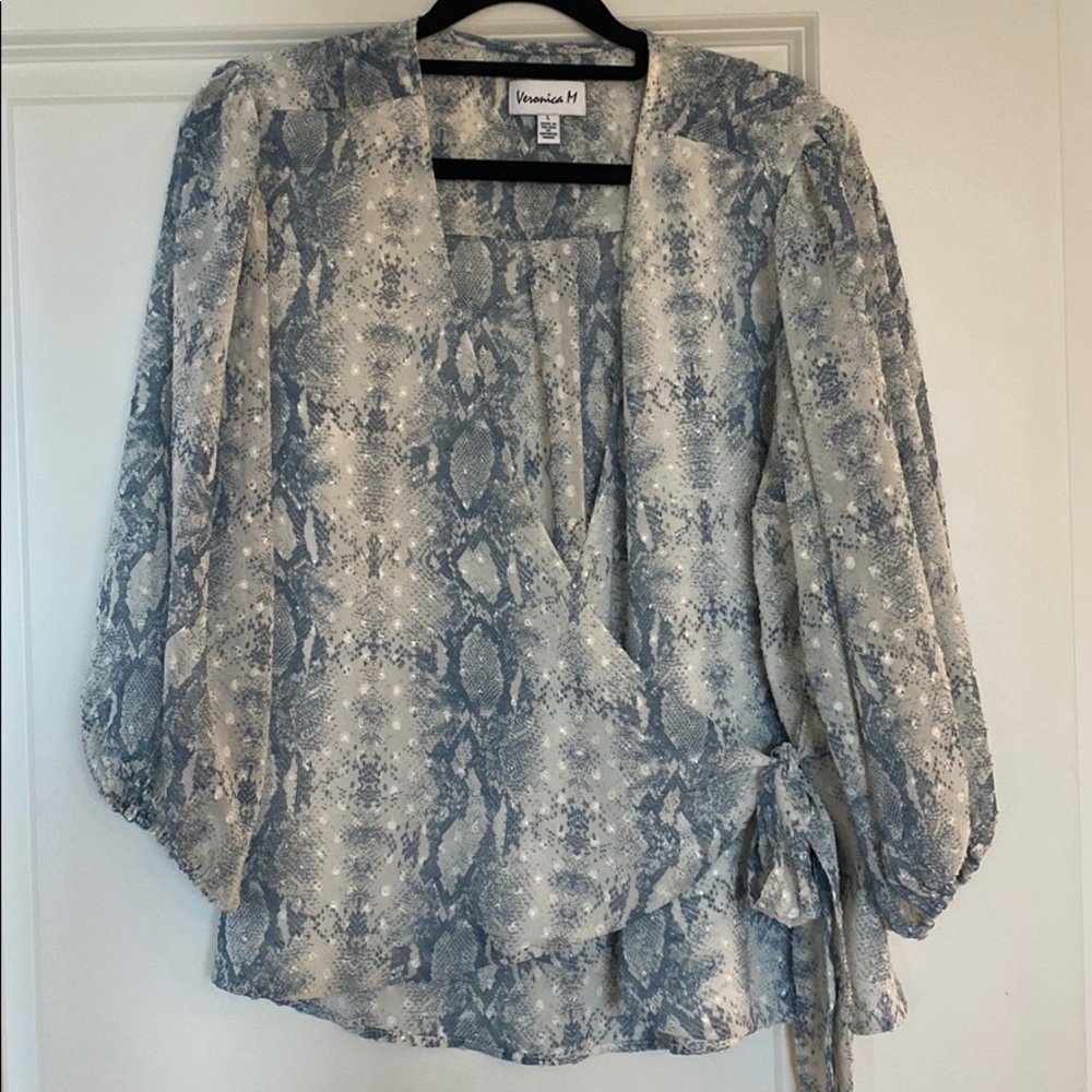 Blue & White Snake Print blouse